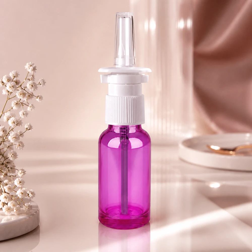 Poręczna butelka ze sprayem do nosa 20 ml z gwintem UT18/20 w stylowym fioletowym kolorze do codziennego użytku