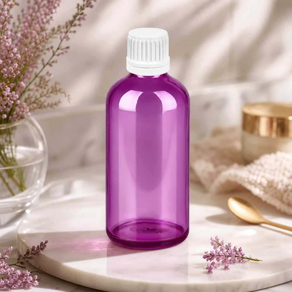Butelka 100 ml z zakrętką 11 mm biała Oryginalna zakrętka PurpleLine UT18/100 Wysokiej jakości szklana butelka 100 ml w kolorze przezroczystego fioletu z białą zakrętką do kosmetyków DIY