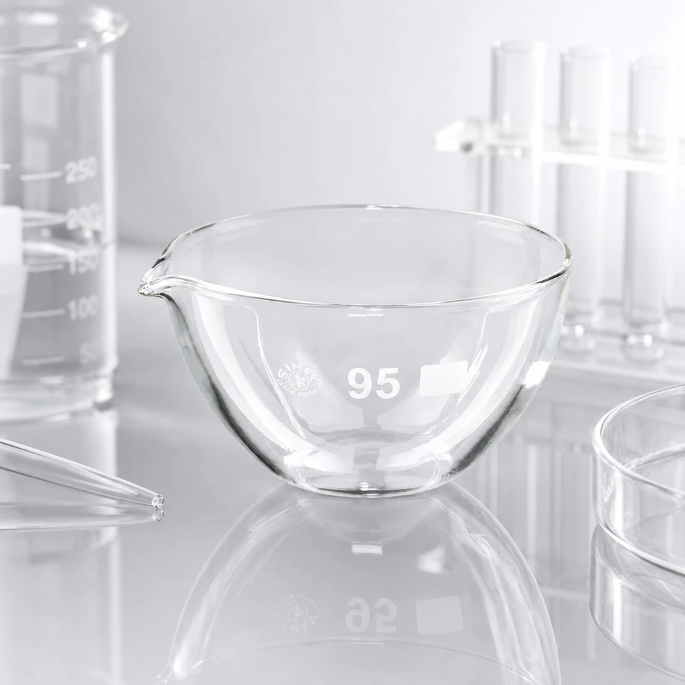 Przezroczyste borokrzemianowe naczynie laboratoryjne o pojemności 170 ml z dziobkiem do zastosowań chemicznych