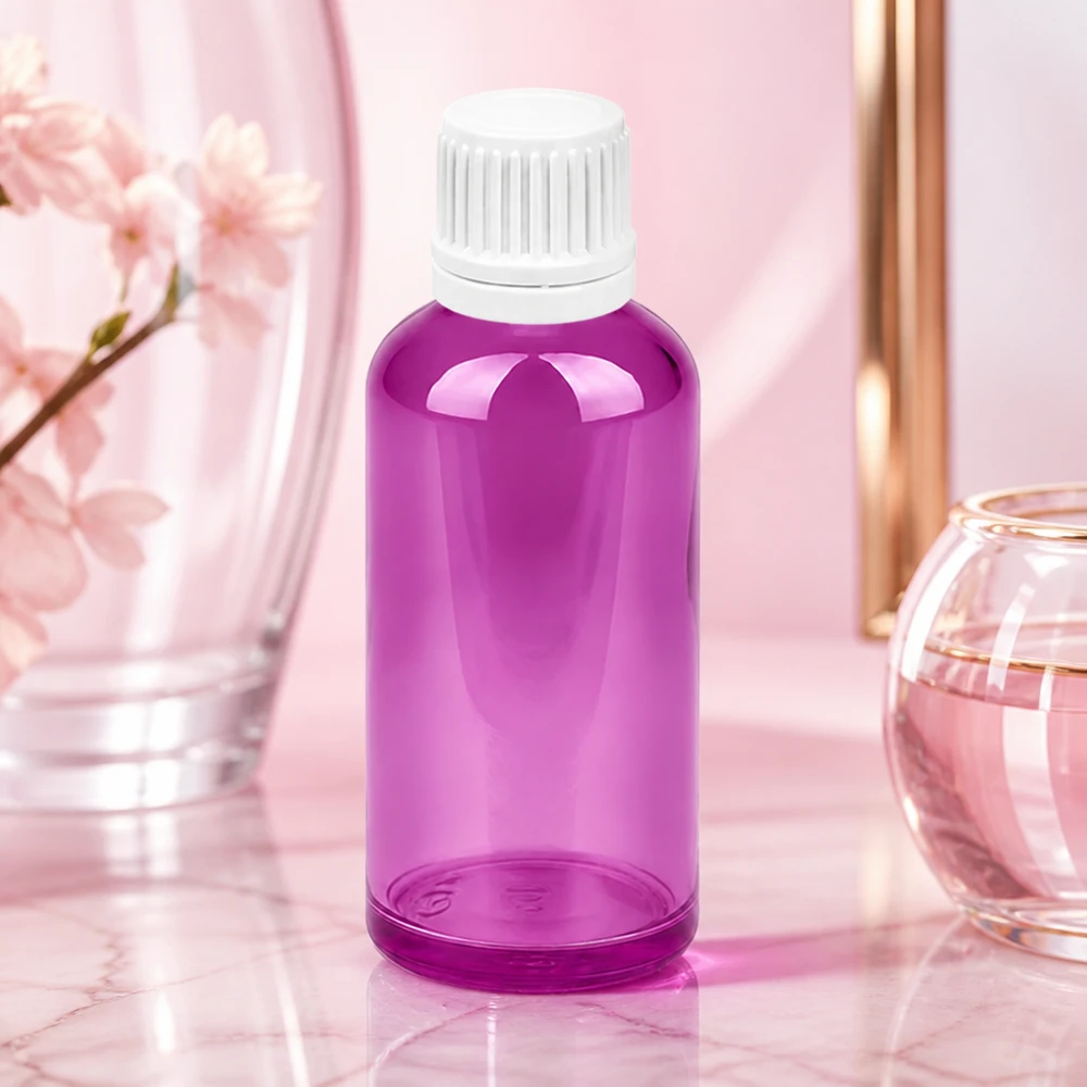 Butelka z zakraplaczem 50 ml 0,7 mm biała Oryginalna zakrętka PurpleLine UT18/50 50 ml butelka z zakraplaczem w eleganckim fioletowym kolorze z praktycznym otworem dozującym 0,7 mm do dokładnego porcjowania.