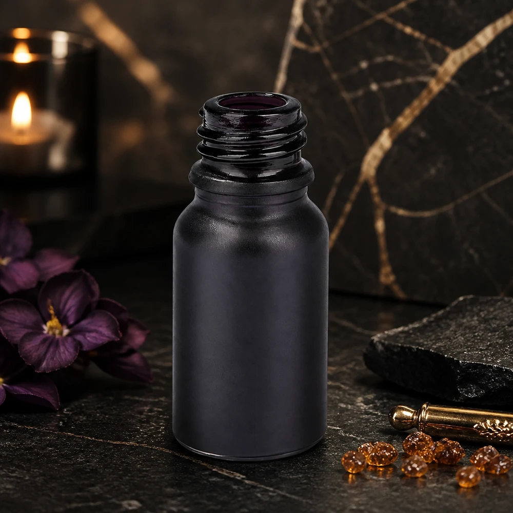 Butelka apteczna 10ml BlackLine UT18/10 UNiTWIST wykonana z wysokiej jakości fioletowego szkła chroniącego przed promieniowaniem UV.