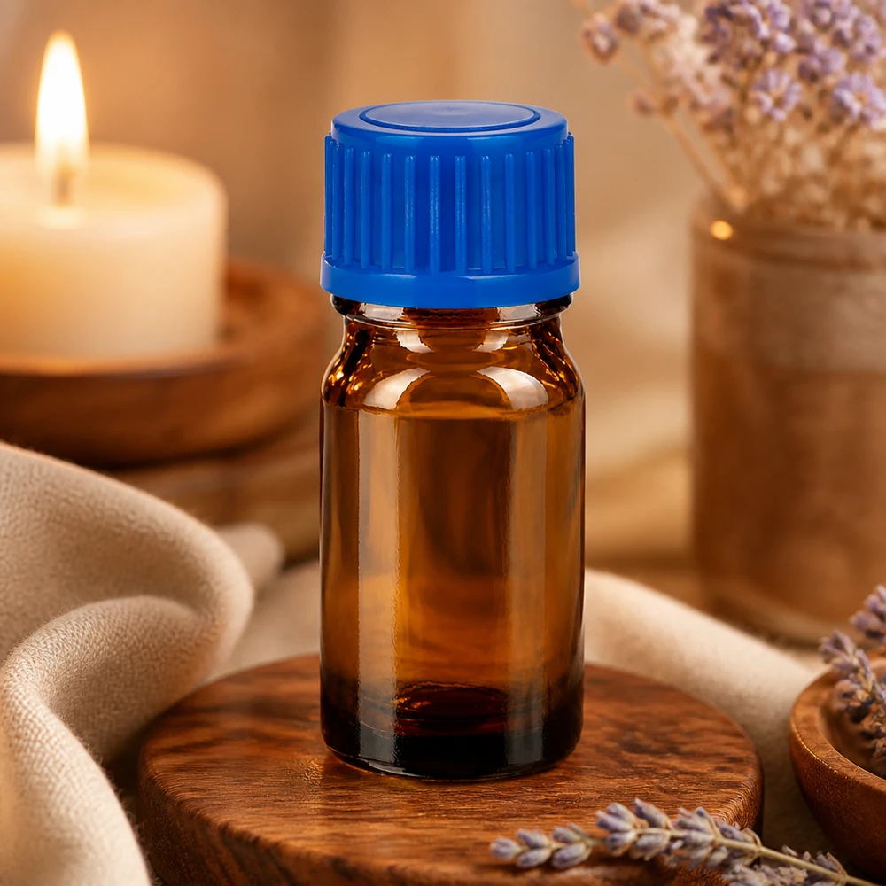 5 ml butelka BrownLine z bursztynowego szkła z ochroną UV i niebieską zakrętką do substancji wrażliwych na światło