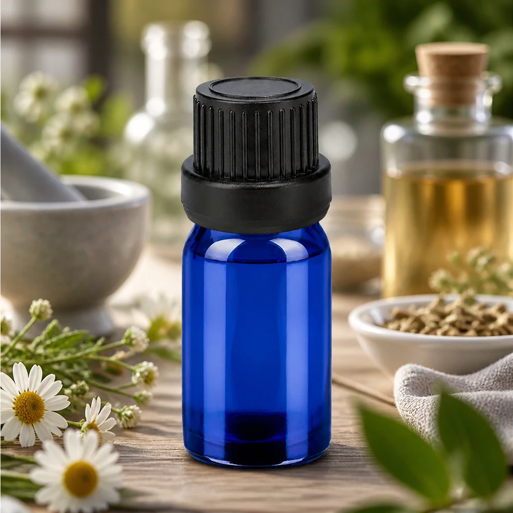 Butelka 5 ml 11 mm SV czarna OV BlueLine UT18/5 Niebieska szklana butelka o pojemności 5 ml z ochroną UV i czarną zakrętką do substancji wrażliwych na światło