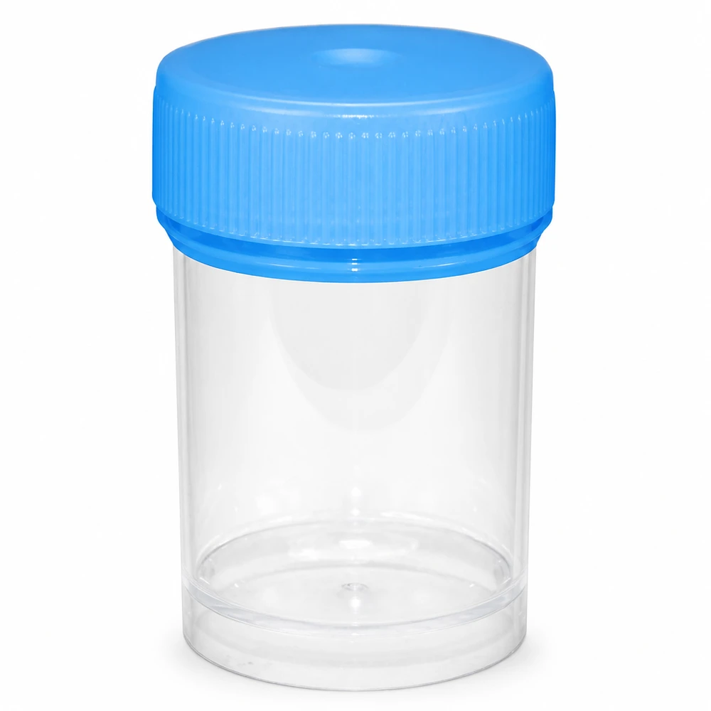 Uniwersalny plastikowy pojemnik (naczynie) 20 ml Przezroczyste plastikowe pudełko o pojemności 20 ml z niebieską zakrętką, służące jako pojemnik na próbki medyczne