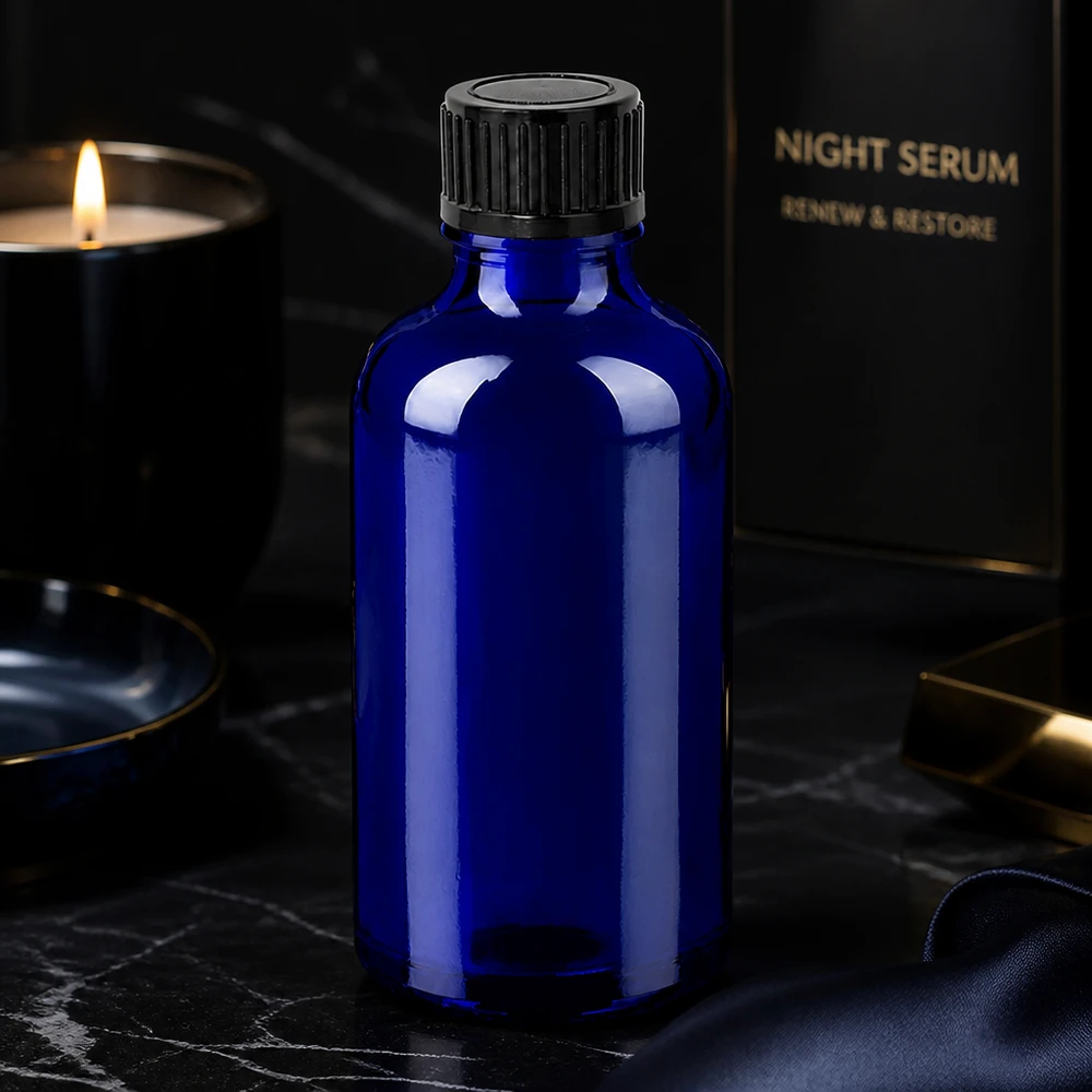 50 ml butelka 11 mm SV czarna STD BlueLine UT18/50 Kompaktowa szklana butelka BlueLine o pojemności 50 ml na serum i produkty kosmetyczne w kolorze kobaltowego błękitu