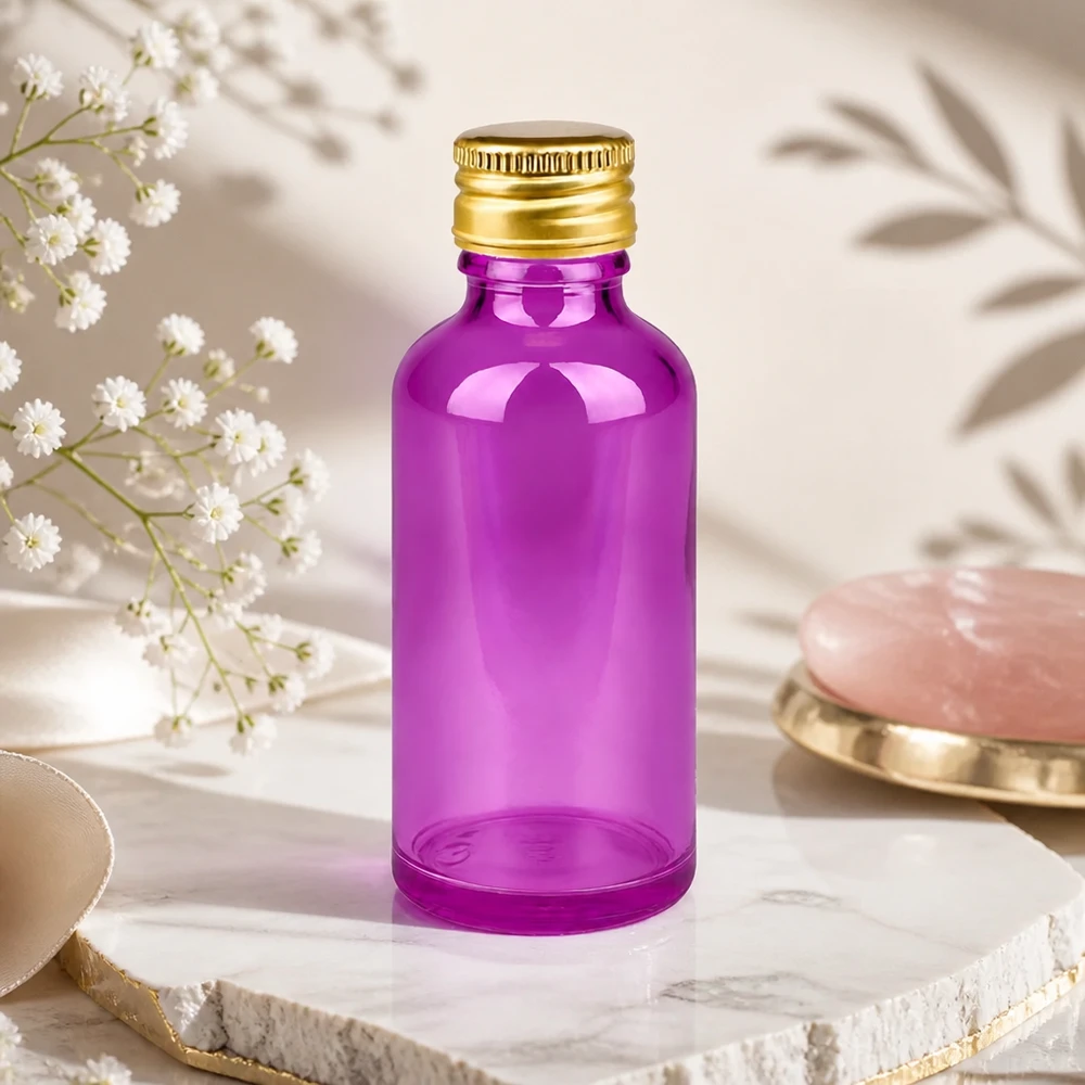 Butelka 50ml 11mm zakrętka aluminiowa złoty standard PurpleLine. UT18/50 Elegancka butelka o pojemności 50 ml w kolorze jasnego fioletu z luksusowym złotym wykończeniem dla ekskluzywnych produktów pielęgnacyjnych