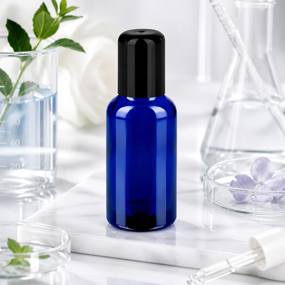 Butelka roll-on 30 ml czarna STD BlueLine UT18/30 Kompaktowa butelka roll-on STD BlueLine UT18/30 o pojemności 30 ml z praktycznym czarnym aplikatorem