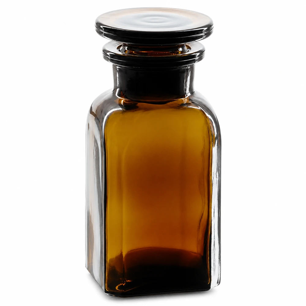 Kwadratowa butelka 100 ml z brązową szeroką szyjką i szklanym korkiem Brązowa butelka kwadratowa o pojemności 100 ml z szklanym korkiem, z szeroką szyjką, przeznaczona do laboratoriów i aptek