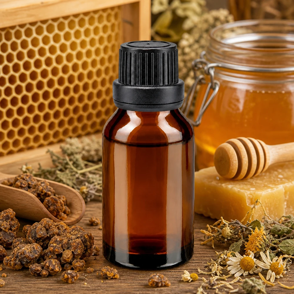 Brązowa szklana buteleczka o pojemności 15 ml z zakraplaczem, przeznaczona do przechowywania miodu, wosku pszczelego i propolisu – idealna do produktów naturalnych