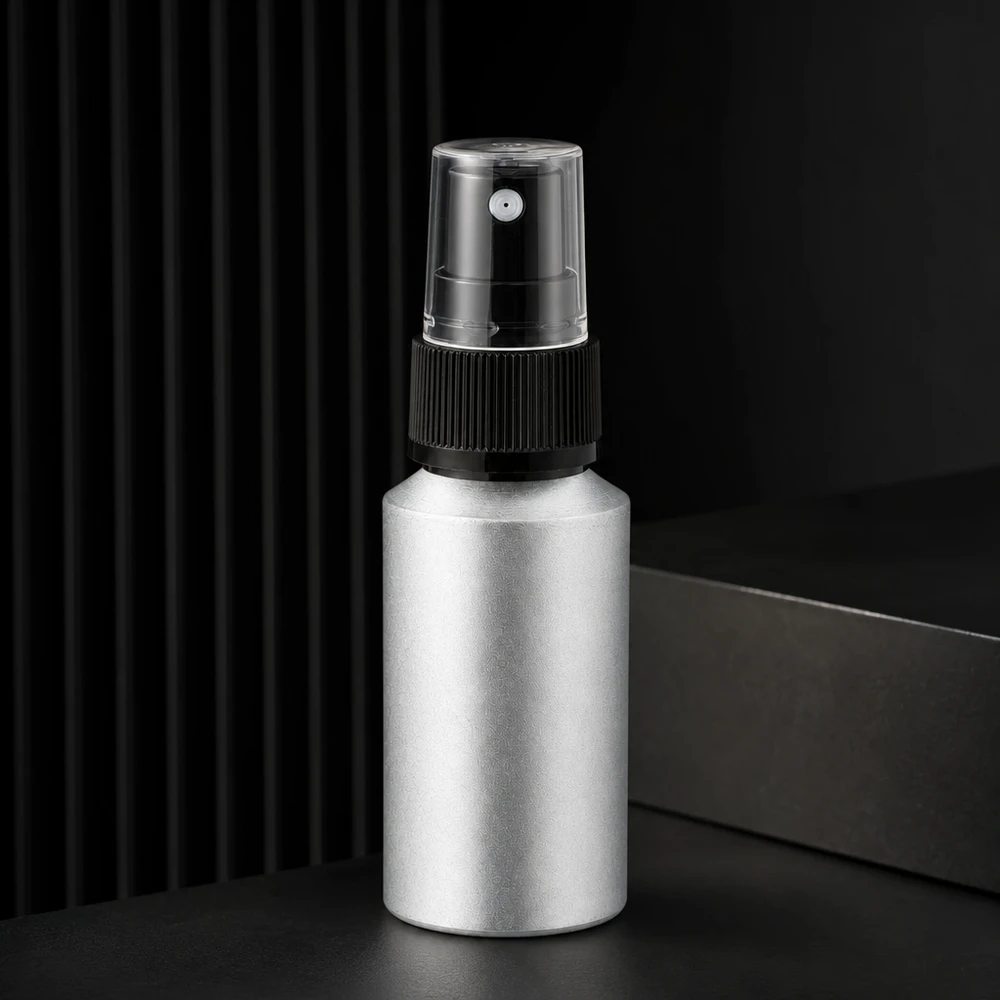 Butelka z barwionego aluminium o pojemności 30 ml z atomizerem Kompaktowa aluminiowa butelka 30 ml z przezroczystą głowicą rozpylającą do zastosowań mobilnych w podróży
