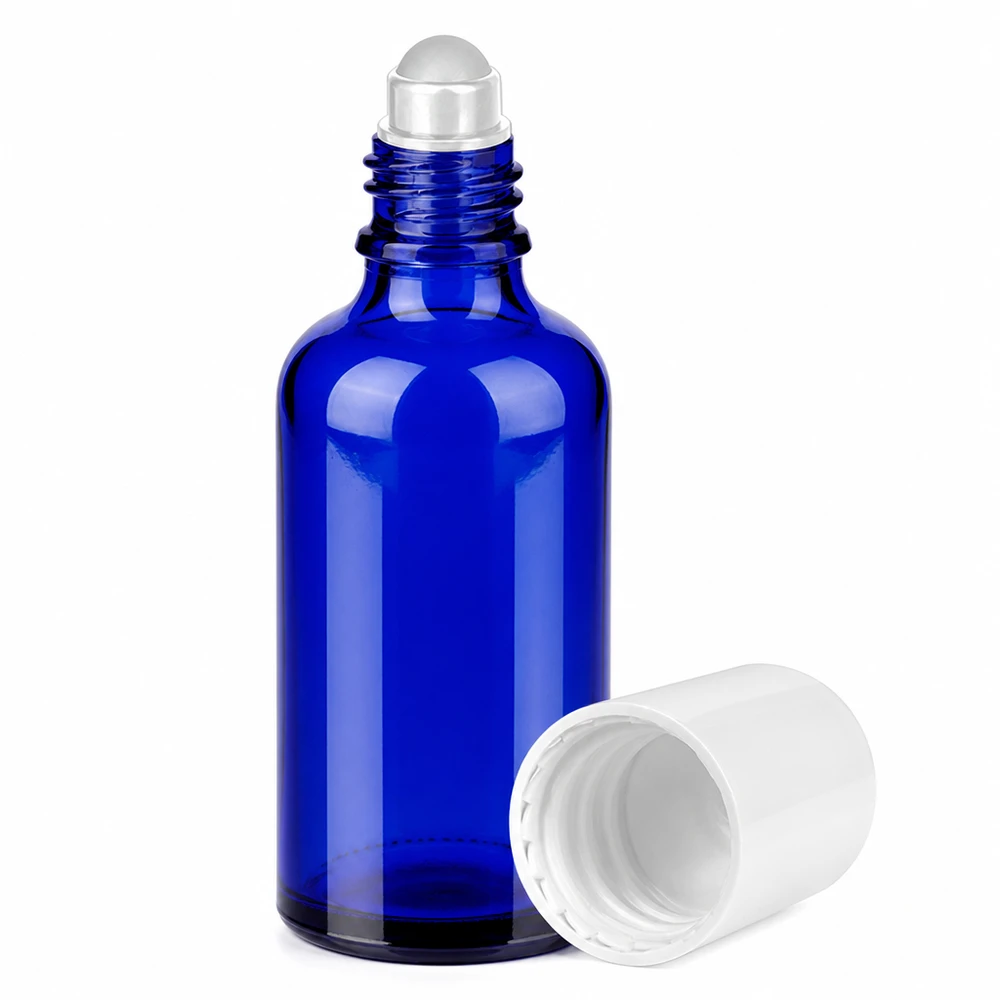 Butelka roll-on 50 ml biała STD BlueLine UT18/50 Szklana butelka typu roll-on o pojemności 50 ml w kolorze kobaltowego błękitu z kulką ze stali nierdzewnej do precyzyjnej aplikacji.