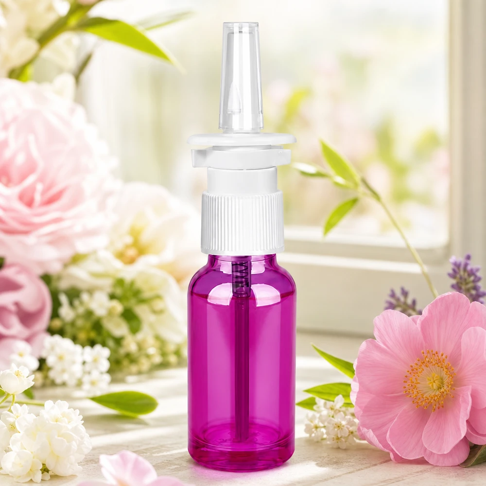 Butelka z rozpylaczem do nosa 20ml biała/przezroczysta standardowa PurpleLine. UT18/20 Kompaktowa butelka z rozpylaczem do nosa 20 ml z gwintem UT18/20 w kolorze fioletowym do zastosowań medycznych