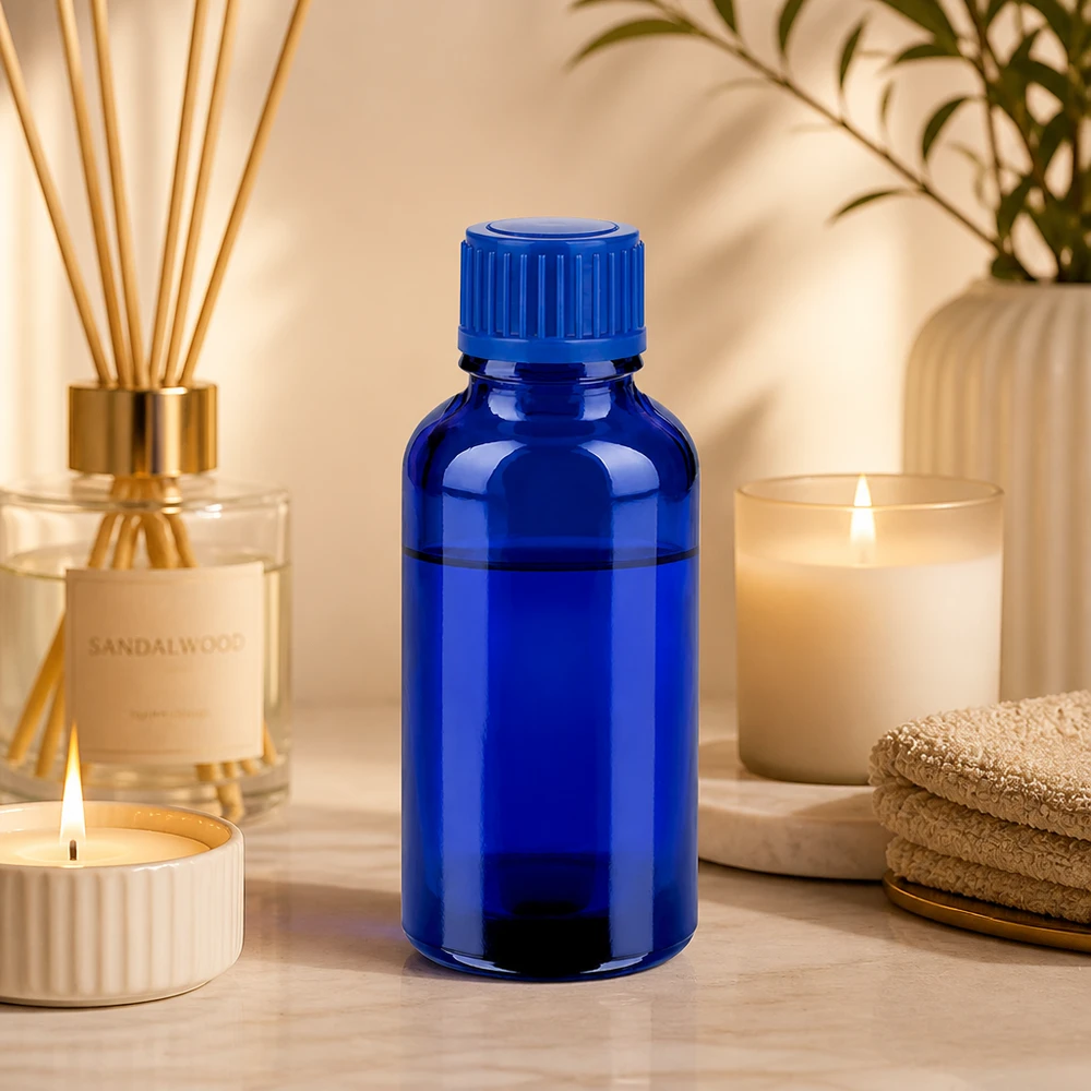 Butelka 30 ml 11 mm SV niebieska STD BlueLine UT18/30 Wysokiej jakości butelka ze szkła kobaltowego o pojemności 30 ml z zakrętką zabezpieczającą przed dziećmi do bezpiecznego przechowywania