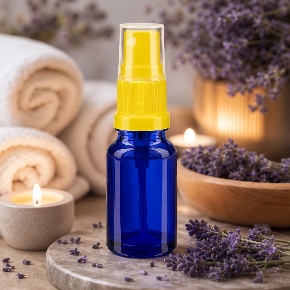 Mała butelka z rozpylaczem 10 ml z żółtą pompką do olejków eterycznych i aromaterapii BlueLine UT18 10